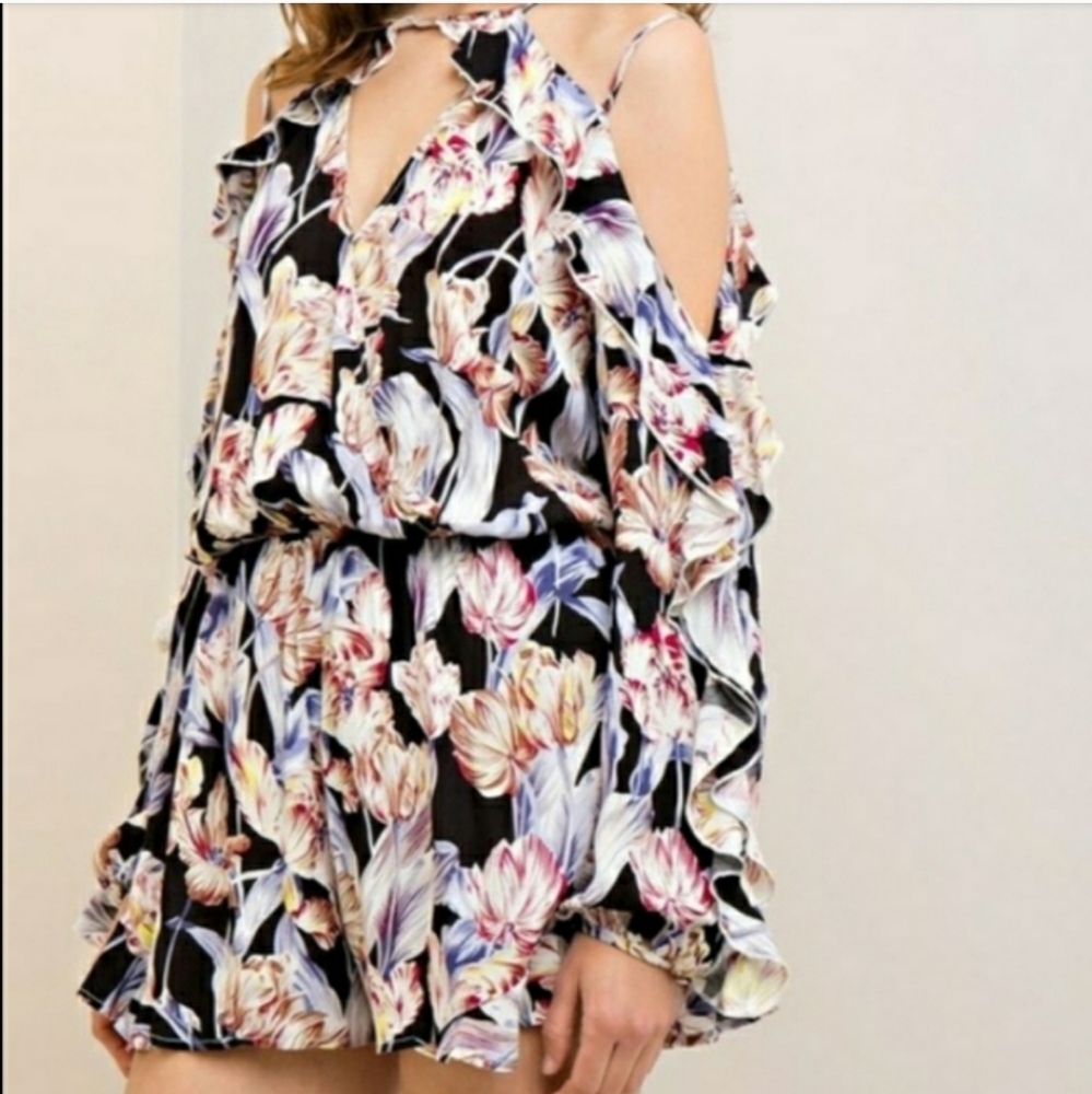 Cold Shoulder Strappy Ruffle Floral Black romper - Picture 3 of 8